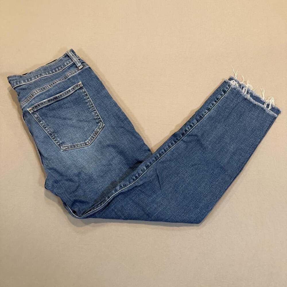 Gap Girlfriend Mid Rise Jeans Size 8R Blue Denim Distressed Raw Hem